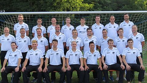 hintere Reihe stehend: Max Kommer, Norbert Pritzl, Richard Krieger, Jörg Fertikow, Jochen Bihler, Daniel Scherbaum, Rainer Baumgarten, Michael Gruber
mittlere Reihe stehend: Trainer Peter Matkey, Co-Trainer Walter Stutzmüller, Betreuer Daniel Mayr, Kevin Böhm, Bernhard Strasser, Dominik Weinmann, Peter Haringer, Francesco Rainer, Abteilungsleiter Christian Gumpp
untere Reihe sitzend: Michael Häußler, Patrick Biber, Matthias Veh, Tobias Mayr, Christian Stadler, Max Vogler, Pascal Löhrer
fehlend: Alexander Kurz, Andreas Geiser, Benjamin König, Benjamin Orywol, Daniel Sluka, Gerhard Korschinsky, Manuel Huber, Patrick Merz, Michael Schweizer, Sandro Schlage, Sören Witteck, Jürgen Seiler, Vali Thaqi und Betreuer Philipp Hoffmann