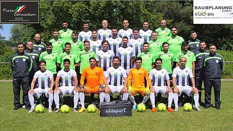 1. Reihe (v. unten): Güven Sulan (2. Vorstand), Onur Celik, Hakan Gündüz, Arda Topcu, Salih Kostak, Eren Ersoy, Metin Genc, Turgut Karadeniz, Ercan Alev (Betreuer)

2. Reihe: Manuel Engelhardt (Abteilungsleiter), Davut Dursun, Hüseyin Dursun, Robin Seeberger (gewechselt), Ugur Dursun, Tamer Arslan, Fatih Nair, Burak Bastürk, Nihat Sevindik, Halil Korkmaz (Trainer)

3. Reihe: Bekir Polat (Betreuer), Hakan Bozdogan, Abdulkadir Orak, Yilmaz Dinc, Sinan Meral, Yasar Sevindik, Bünyamin Bektas, Osman Gündüz, Ismail Dündar (Betreuer)

Oberste Reihe: Baris Genc, Enes Sandikci, Ramazan Kelekcio, Cevdet Yilmaz, Aktug Polat (1. Vorstand), Firat Ciftci