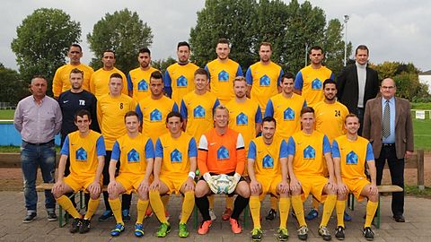 obere Reihe von links: Betreuer Dudzinski, Külünk, Caltepe, Saracino, Cebeci, Diehl, Marabe-Fernandez, Obmann Rinkens
mittlere Reihe von links: Trainer Garcia, Co-Trainer Sarac, Kalz, Alberga, Wiencierz, Hermanns, Mertens, Aitourgrame, Betreuer Grotensohn
untere Reihe von links: Marek, Siemens, Kizilkan, Valdix, Guß, Unzu, Gliege
es fehlen: Balser-Garcia, Kukla, Schnober, Splittdorf, Vogel