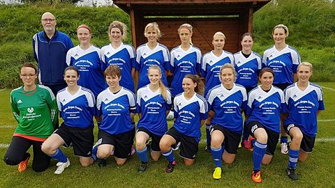 Hintere Reihe von links: Sven Bülow (Trainer), Vanessa Schlosky, Svenja Ehlers, Mareike Stolley, Bella Kist, Hanne Jungbloot, Julia Bendschneider, Kirsten Schmidt

Untere Reihe von links: Svenja Jürgensen, Katja Sawatzki, Maren Asmus, Janine Ruge, Julia Haye, Nina Hass, Svea Dühr, Anna Röder

Es fehlen: Lea Ridder, Melanie Braatz, Hella Hadenfeld, Alice Ruge, Natalie Jordan