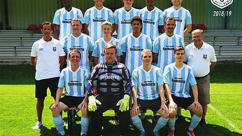 Dritte Reihe: Armand Keita, Johannes Wimmer, Petr Mickal, Abu Bah, Florian Karow
Zweite Reihe: Dominique Fisch, Lars Gilian, Florian Gutsmiedl, Daniel Mills, Jamal Kchikache, Uli Burkatzki
Erste Reihe: Christian Schraml, Max Kleinhenz, Kurt Meyer, Stefan Nikolic