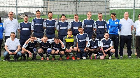 Hinten v.l.:
Sonia Trimarko(Betreuerin),Joachim Ladstätter(Vorstand-Sport),Sascha Laier(Beisitzer),
Ralf Bopp, Christian Ries,Kenny Geier(Beisitzer),Timo Schöner(Trainer),Jan Mittmesser,Marcel Laubenstein,
Peter Braun(Trainer,Vorstand),Ralf Maßholder(Beisitzer),Georg Schöner(Schriftführer)

Unten v.l.:
Rolf Schneider(Vorstand),Peter Spranz(Kassier),Michael Heck,Jonathan Settle(Beisitzer),Piere Janßen,
Luca Ubl,Sarjo Dampha,Tobias Eimer

Es fehlen:
Frank Kovacz, Tim Zimmermann, Dennis Geier, Nils Schneider, Michel Dörr, Sascha Schneider, Manuel Schumacher,
Louis Fischer, Moro Marong, Martin Zimmermann