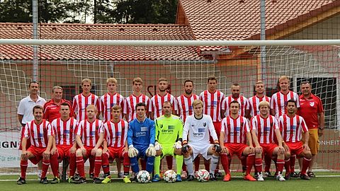 Hinten v. l.:
Markus Schneider (Betreuer), Karlheinz „Silly“ Silbereis (Trainer), Thomas Albiez, Thomas Studinger, Kai Jacobshagen, Andreas Studinger, Holger Eschbach, Thomas Eckert, Tobias Thoma, Marius Müller, Frank Arzner, Uwe Deckert (Torwarttrainer)
 
Vorne v. l.:
Benjamin Marder, Dennis Mathe, Robin Reuter, Moritz Staudenmaier, Moritz Silbereis, Florian Amrein, Peter Booz, Johannes Gey, Lothar Lehmann, Guillaume Loten-Loten
 
Es fehlen:
Oliver Rathjen, Sascha Auer, Fabian Boller