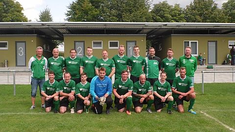 Hintere Reihe v.L.: Roland Daller (Co-Trainer), Maik Stallhut, Thomas Richter, Christopher Braune, Daniel Ochsenfahrt, Felix Unbescheidt, Maximilian Heedegen, Marco Findeisen, Christian Storch, Stefan Fiedler (Trainer) 

Vordere Reihe v.L.: Jörg Reitzenstein, Ronny Töpfer, Tom Prüfer, Enrico Gottschall, Martin Wagner, Roberto Haugk, Arno Tritschel, Marcel Michael 

Es Fehlen: Pascal Krasser, Tim Samer, Justin Nitschke, Remie Gerstenberger, Justin Kunze, Florian Weißensee, Maximilian Koch