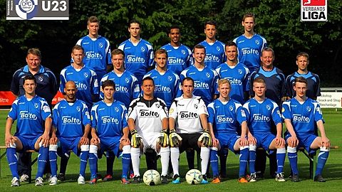 h.v.l.n.r.: Oliver Schweitzer,Jubin Ansari,Hani Osman, Fabio Valastro,Marcel Mand
M.v.l.n.r.: Trainer Rainer Rethemeier,Matthias Hartwig,Moritz Marhenke,Niklas SchÃ¶ttner, Sebastian Ehrhard,Martin Liss, teammanager Frank Braune,Betreuer Benjamin MÃ¼ller
u.v.l.n.r.: Benjamin Musick,Arif Zeki,Marco Heussner,Swen Meier,Patrick Deppe,Kevin Hermansa,Hendrik Rethemeier,Maximilian Norwig
Foto: Andreas Fischer