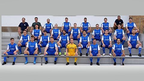 Oben v.l.n.r.: Co-Trainer Michael Späth,Spielausschuss Marco Günther, Steffen Mechler, Daniel Gramlich, Moritz Dahl, Peter Bender, Trainer Uwe Gramlich, Vincent Weißhuhn. 
2. Reihe v.l.n.r.: Marc Erny, Stephan Kutsch, Etienne Kolb, Maximilian Rittmann, Michael Wisdom.
3. Reihe v.l.n.r.: Samuel Ruland, Timo Bender, Julian Wolff, Marius Kunz, Tim Hauptmann, Jens Frindert.
Untere Reihe v.l.n.r.:Paul Späth, Jonas Winkler, Max Späth, Marc Miltner, Tin Hering, Dario Navarro Velasquez.
