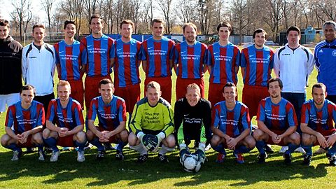oben: Cem Diepold (TW-Trainer), Mario Hilble (Co-Trainer), Mohammed Scherzad, Vlerson Mucoli, Sebastian Sommer, Julian Franz, Alexander Griner, Roman Pasternak, Bogdan Zunic, Sascha Kammerer, Walter Damasch (Trainer);
unten: Fidan Mamaj, Florian Tschiatschek, Muhamet Mucoli, Lukas Jung, Simon Neugebaur, Anton Hartl (C), Simon Kuhn, Marcus Bernert