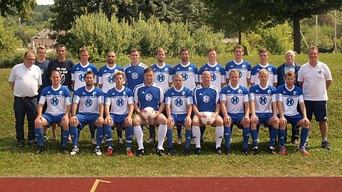 Hintere Reihe, v.l.n.r.: Betreuer Klaus Rehbein, Fan Nico Schulze, Betreuer Robert Barko, Christian Heilmann, Waldemar Bayer, Igor Günther, Florian Wedlich, Ervin Gergely, Fabio Stockerl, Manuel Seufert, Daniel Hofmann, Betreuer Karl-Heinz Beck, Trainer Rüdiger Klug
Vordere Reihe, v.l.n.r.: Christian Laus, Mario Wirth, Marcel Klug, Björn Räder, Robbie O'Sullivan, Jörg Schaffelhofer, Florian Schultheis, Christian Ament, Maximilian Wehner