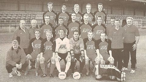 hintere Reihe: Norbert Quinders, Asim Kus, Dennis Schmitz, Andre Küppers, Dawid Klopacz
mittlere Reihe: Betreuer Klaus Spielmann, Betreuer Helmut Streubel, Patrick Dehn, Sven Kleuskens, Henrik Lerch, Christian Offermanns, Jens Jütten, Co-Trainer Andreas Bergmann, Trainer Hartmut Scholz, Torwartrainer Dietmar Linders
vordere Reihe: Betreuer Achim Niewerth, Konstantin Nagel, Marc Wildschütz, Marcel Siepmann, Patrick Schlicker, Andreas Schulz, Andre Reichelt
