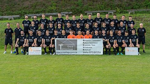 hintere Reihe von links: Ulrich Winterer, Malik Khalili, Adrian Moser, Niclas Schill, Tobias Volk, Julius Moser, Robin Dengler, Santiago Fischer, Luca Becherer, Patrick Allgeier, Niklas Herr, Lukas Winterer, Daniel Blum, Luis Gehring

mittlere Reihe von links: Sebastian Klausmann (sportlicher Leiter), Patrick Weber (Trainer 2. Mannschaft), Maximilian Herr, David Schill, Felix Göppert, Jonas Schmieder, Dominik Göppert, Niklas Jäkle, Marcel Kunz, Simon Burger II, Nicolas Burger, Patrick Pleuler, Matthias Spiegele (Betreuer), Martin Schill (Trainer 1. Mannschaft)

vordere Reihe von links: Timo Hildbrand, Manuel Haas, Florian Becherer, Nico Volk, Niklas Häringer, Simon Burger I, David Läufer, Marvin Vogt, Claudius Gass, Manuel Burger, Jonathan Schill, Timo Volk, Fabian Nopper, Roman Klausmann, Kevin Burger