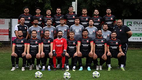 hinten links: Beycan, Berkay A., Deonis, Ali, Mouad, Edis, Yücel, Ömer
mitte links: Emre Y. (Co.Trainer), Hüseyin, Mergim, Lah, Devran, Aras, Taylan, Emre (Betreuer) 
vorne links: Güvencan, Berkay K., Vigan, Sercan, Milutin, Dogan, Kerim, Metehan