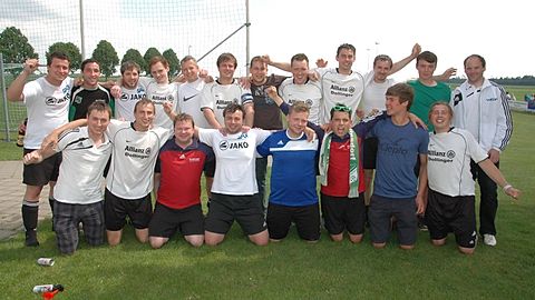 Meisterschaftskader Saison 2012/2013
von hinten links: Meier Bernd, Schmidt Norbert, Freihart Matthias, Pöllinger Johannes, Stephan Josef, Klebl Markus, Bögl Raffael, Kniffka Dominik, Heinloth Patrick, Grad Johannes, Grünwald Michael,
von vorne links:Herrler Sebastian, Hausner Johannes, Götz Manfred, Flierl Andreas, Hackner Dominic, Herrmann Thomas, Beyer Patrick, Stephan Marco