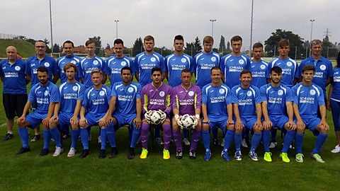 hinten von links: Co-Trainer Dirk Nitschke, Zeugwart Heiko Powering, Trainer Dirk Hannemann,Alexander Wichmann, Nick Seguin, Tobias Ginter, Patrick Kemter, Bastian Benkel, Hannes Weidemeier, Steven Gondeck, Vitus Kraft, Christopher Garz, Jens Weidemeier (Sponsor Schrader Haus), Physiotherapeutin Christine Worschech, Fitnesstrainer Daniel Doberstein
Unten von links: Philipp Müller, Elias Oerke, Steven Walther, Magdy Abdelfatah, Nathan Ghazbaf, Andreas Heinrich, Patrick Wöge, Marcel Helmecke, Dennis Schardt, Karl Eduard Postrach

Es fehlen: Dennis Baptist, Lukas Dudziak, Lukas Grewe, Thomas Heinrich, Pascal Kirschner