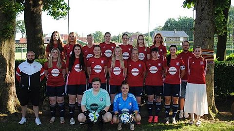 Mannschaftsfoto: Frauen - 1. Mannschaft - SV Eiche Wehm - Saison 26/27