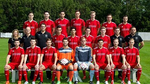H.v.l.: Islamaj Shpejtim, Macorig Riccardo, Parham David, Wolter Dominik, Sturm Philipp, Stender Marco, Prisco Francesco M.v.l, Fitnesstrainerin Schuster Michaela, Sportlicher Leiter Iacobelli Timo, Sportlicher Leiter Brodbeck Daniel, Gioia Gianluca, Ratnamaheson Niven, Kühnle Tom, Schmidtke  Eric, Co-Trainer Rivarolo Salvatore, Trainer Sbonias Evangelos V.v.l.: Irrgang Kai, Kirsten Fabian, Herbst Simon, Gondek Tim, Brasch Markus, Langella Salvatore, Stäb Andreas, Götz Alexander 

Es fehlen: Ryssel Michel, Tolomeo Giosue, Walter Hannes