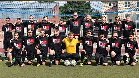 v.h.l.  Hendrick H., Enrico K., Frank S., Johannes W., Danila L., Max W., Matthias P., Domenic K., Justin S., Yves T., 
v.v.l.  Pierre W., Tommi P., Eric W., Sven B., Peer K., Justin K., Nicolai H., Marcel k., van Tuan H.

Es fehlt: Sandro L., Robert F., Michael P., Martin F. und Sebastian A.