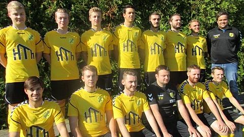 si.v.li.:  Andreas Schäffler, Maximilian Strasser, Patrick Bauer, Florian Weber, Kapitän Klaus Felske, Anton Kaiser
st.v.li.: Christoph Kaiser, Manuel Schreiber, Jonas Rauch, Daniel Leipold, Thomas Wood, Tobias Fellermair,Johannes Fröschl, Trainer Andreas Hackl