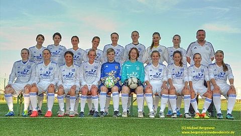 hintere Reihe von links: Y.Götz, K.Werner, T.Alecci, S.Hager, R.Amico, K.Feistel, R.Schweda, H.Kaiser, Trainer A.Rohde
vordere Reihe von links: V.Becker, L.Tognocchi, A.Blaszczok, V.Jacobs, N.Behrendt, S.Koßmann, Y.Brachthäuser, Y.Herrmann, N.Dell`Anna, J.Schlonsok
Es fehlen: S.Reinshagen, R.Hansmeier und S.Schmidt