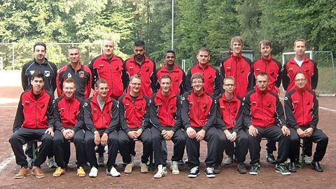 Obere Reihe von links nach rechts: Rolf Dietrich (Trainer), Lars Koncieczny, Marc Fiethen, Thomas Joppen, Mayuran Thanabalasingam, Pascal Busche, Marcel Hartmann, Tim Spee, Stefan Schigiol
Untere Reihe von links nach rechts: Christian Opstals, Stefan Horstmann, Marcel Kasparek, Christian Erkens, Kevin Hinssen, Jörn Driehsen, Mike Maahsen, Daniel Schuren, Timo Neetix
Es fehlen: Kevin Engelbrecht, Lukas Plioska, Patrick Neuser, Dennis Neetix