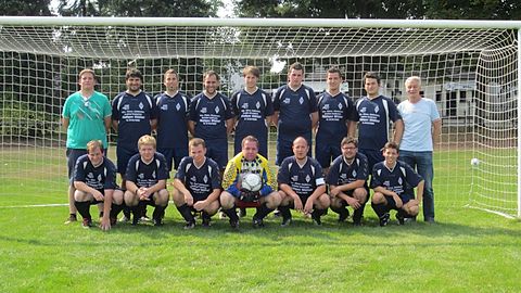 oben links: Tobias Korb, Davud Marandi, Alexander Nöske, Markus Kox, Milan Scheunemann, Philip Kratz, Christian Grunwald, David Hittel, Trainer Erwin Peltzer

unten links: Michael Schröder, Michel Heinen, Martin Rheinfelder, Marvin Nolden, Christoph Wartmann, Bernhard-Josef Meller, Steffen Dautzenberg

Es fehlen: Johannes Baues, Manuel Böhnert, Alexander Eckelt, Udo Fischer, Alexander Gartz, Georg Giavanoglou, Jens Gröblinghoff, Tobias Hauck, Kai Heinen, Marcel Oberste, Sven Schatten, Tim Sebode, Sascha Jansen, Daniel Cvijanovic, Simon Schroers