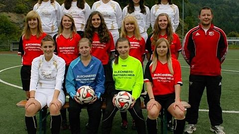 hintere Reihe von links:
Simone Rombach, Rowann Schmidt, Lydia Payer, Vanessa Rueb und Petra Kiefer.

mitlere Reihe von links:
Rebecca Diewald, Annika Walleser, Malin Lindenthal, Luisa Walleser, Sarah Georg und Thorsten Fußnecker

vordere Reihe von links:
Kim Weiß, Stephanie Keller, Antonia Ihenfeld und Selina Maier.     
                    
Trainer:
Thorsten Fussnecker

Physiotherapeutin:
Manuela Kohler